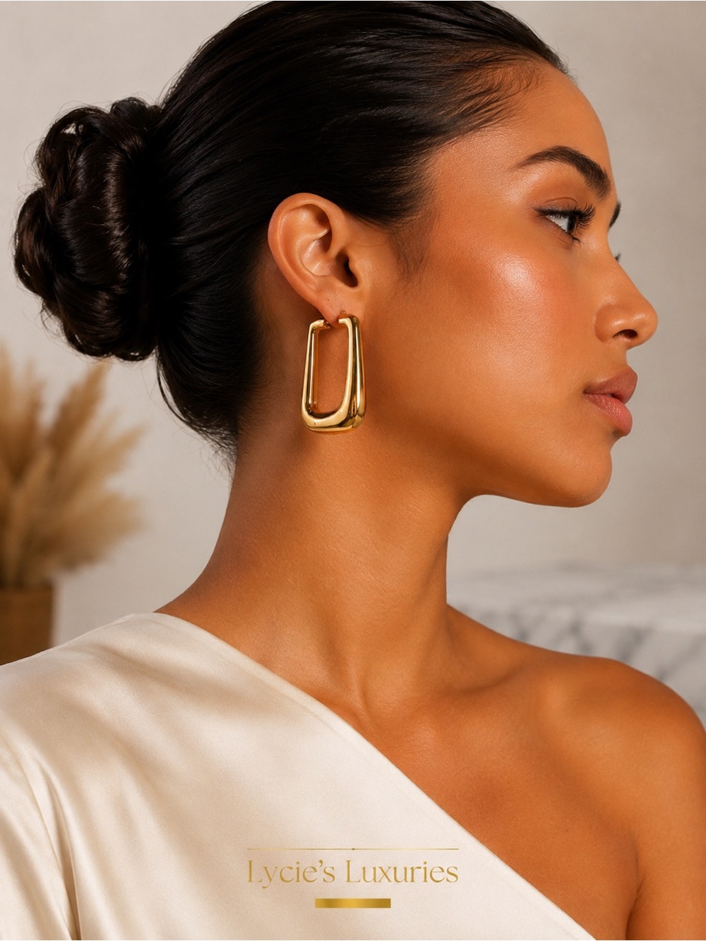 NEW  Authentic JACQUEMUS Les Boucles Ovalo Earrings